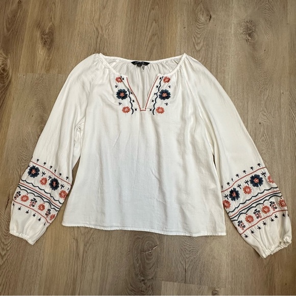 CHARLIE B White Blouse with Navy and Pink Embroidery - Picture 4 of 6